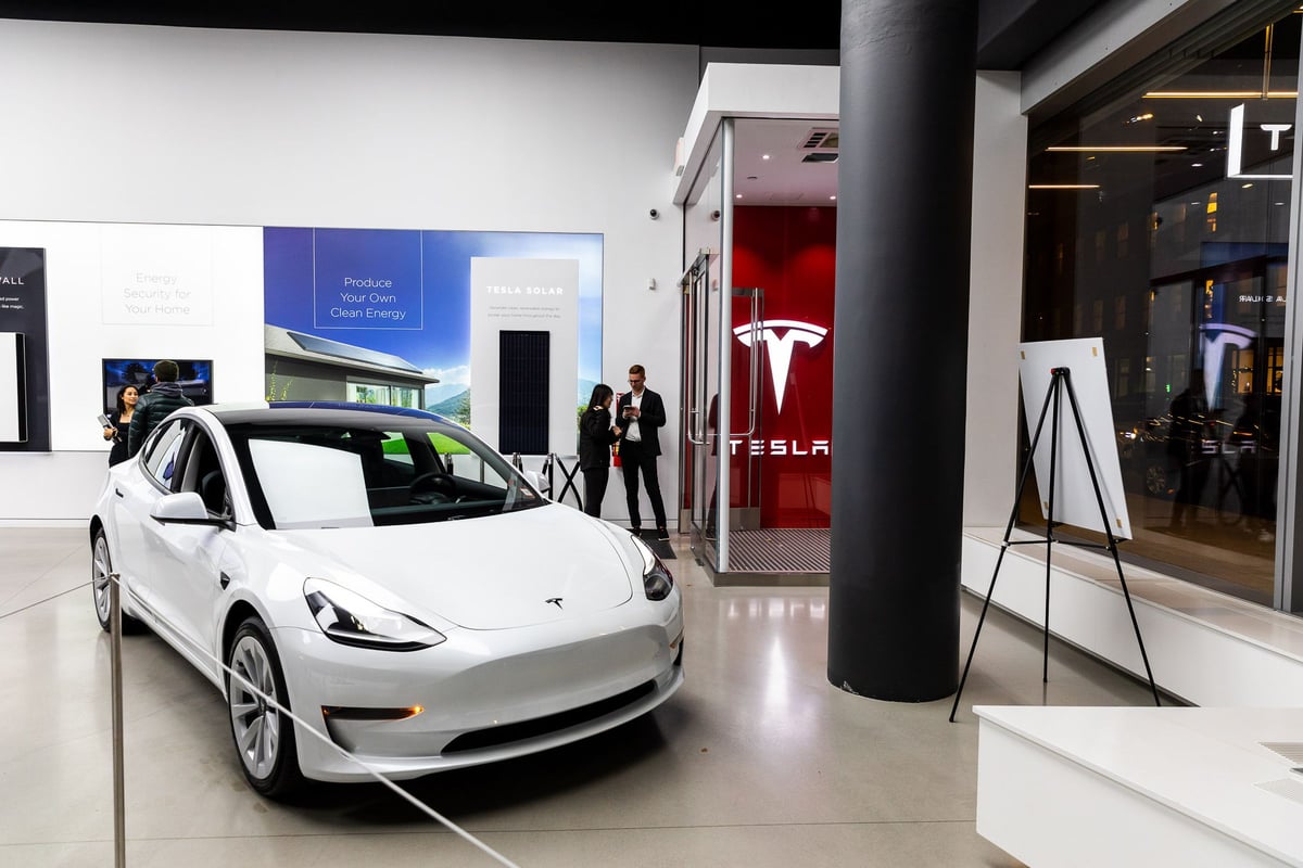 Tesla Batal Bikin Mobil Listrik Murah $25.000
